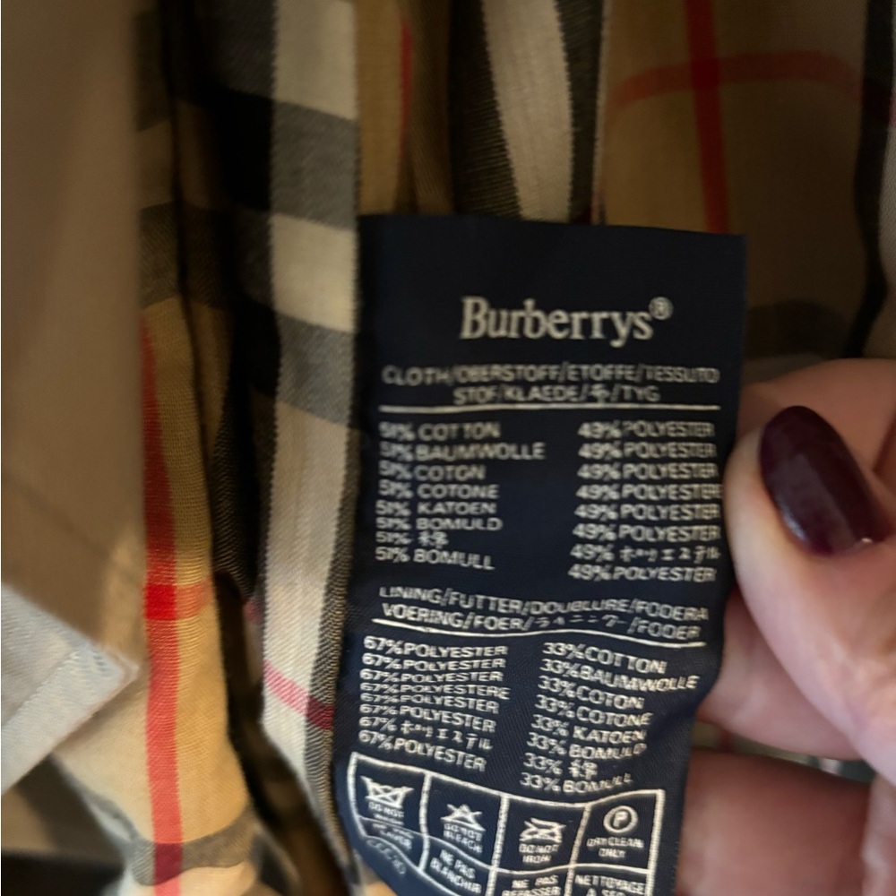 Burberry Trenchcoat - Picture 4 of 8